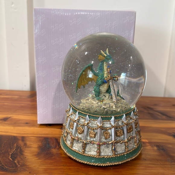 NIB 1997 Vtg The San Francisco Music Box Company Dragon Sword Musical Snowglobe - Picture 1 of 7
